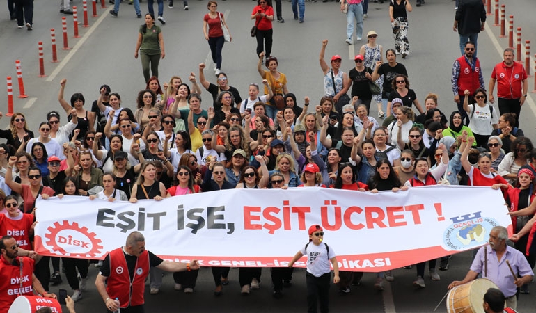 İzmir Büyükşehir işçilerinin grevi 3’üncü gününde: Uzlaşma yine sağlanamadı, Cemil Tugay’dan açıklama geldi
