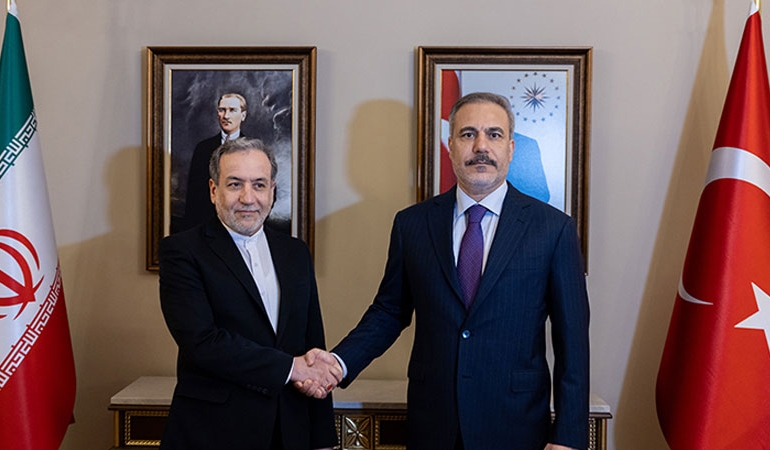 Hakan Fidan İranlı mevkidaşı ile görüştü