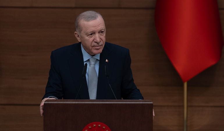 Erdoğan, sokak röportajlarını hedef aldı: ‘Eline mikrofon alan adeta terör estiriyor’