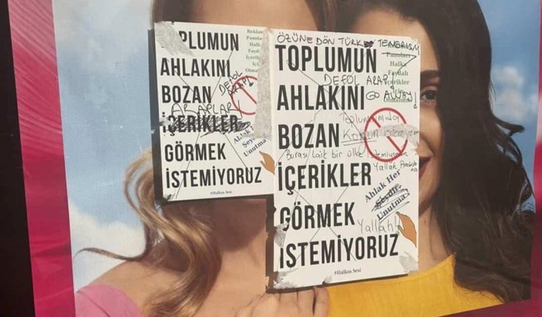 Ümraniye’de ‘gülümseyen kadınlara’ sansür: ‘Toplumun ahlakını bozan…’