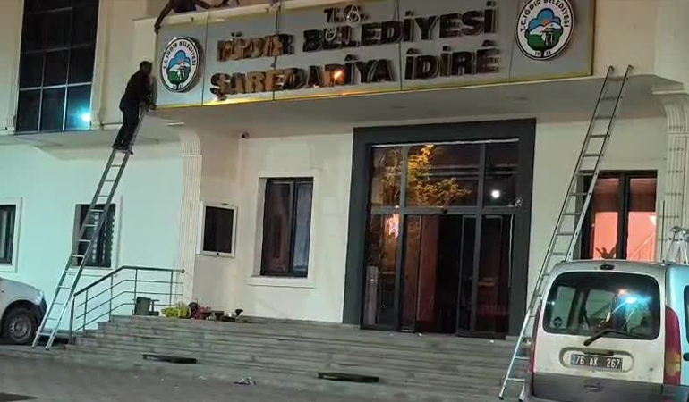 Iğdır Belediyesi’nin tabelasına Kürtçe adı eklendi!