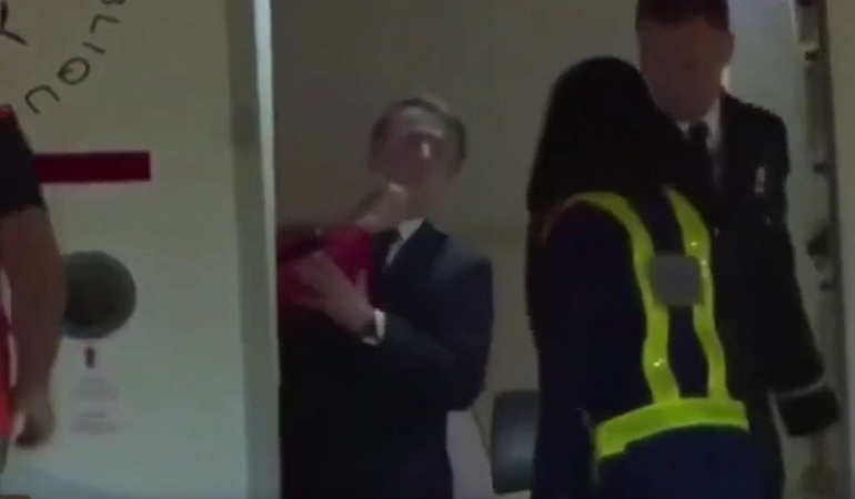 Macron eşinden tokat mı yedi? Dünya gündemine oturan görüntüler…