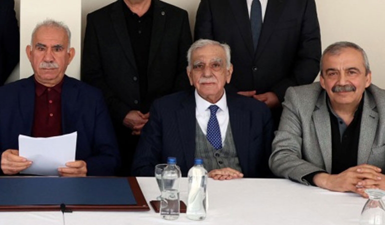 Teröristbaşı Öcalan’dan Sırrı Süreyya Önder mesajı