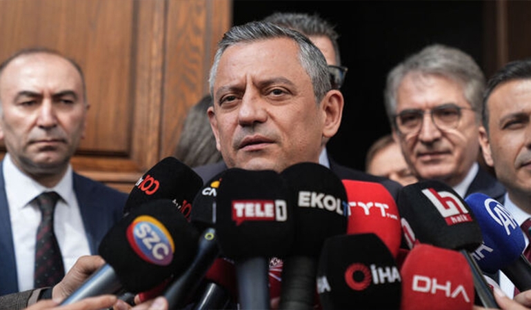 Özgür Özel, İmamoğlu’nun yeni hesabını duyurdu