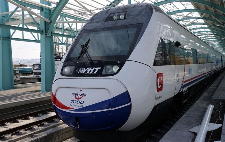Hızlı tren hattında arıza: İstanbul-Ankara seferleri bir süre durduruldu