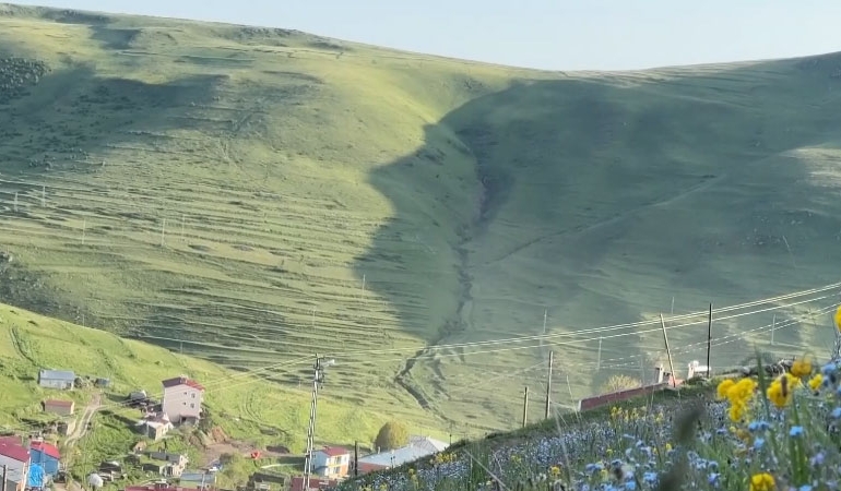 Ardahan’daki Atatürk silüeti görünmeye başladı