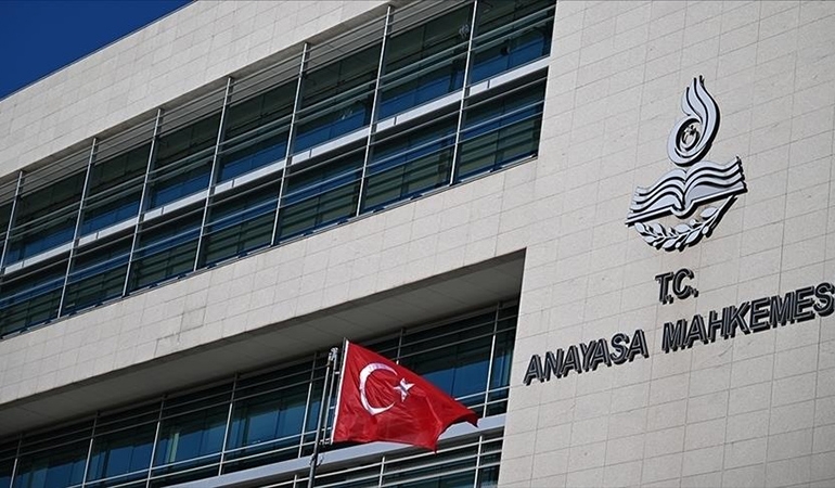 AYM’den 11 siyasi parti hakkında karar