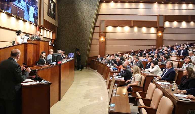 AKP ‘hayır’ dedi… İBB, Aziz Mahmud Hüdayi Vakfı ve İlim Yayma Cemiyeti’ne verilen binaları geri aldı
