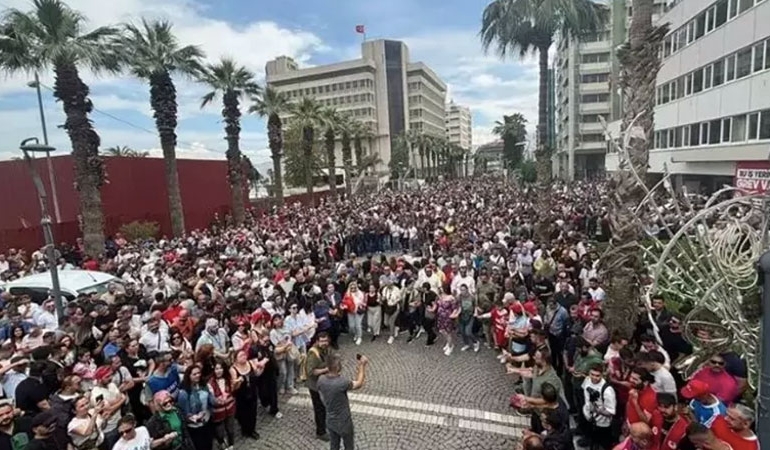 İzmir’de grev 4. gününde: Sendika ve Cemil Tugay’dan karşılıklı mesajlar…