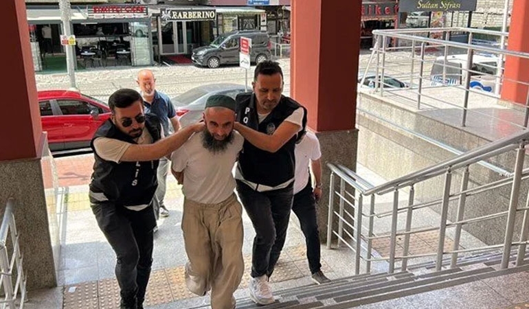 Okul bahçesine kılıçla girerek Atatürk’e hakaret eden gerici tutuklandı