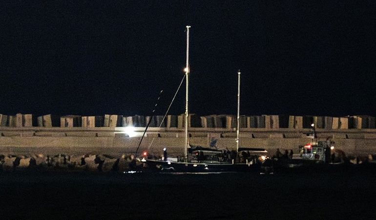İsrail’in alıkoyduğu ‘Madleen’, limana getirildi