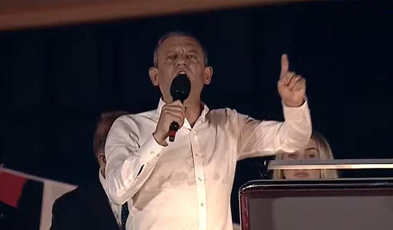 Özgür Özel: Tepemin tasını attırma, dağılmamak üzere toplanırız