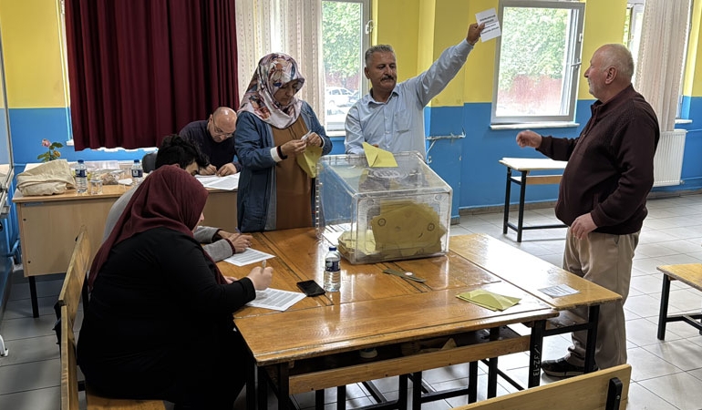 Yüzlerce mahalle ve köyde seçim yapıldı