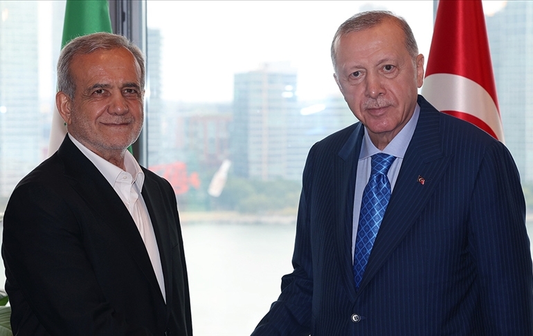 Erdoğan ile Pezeşkiyan arasında sürpriz görüşme
