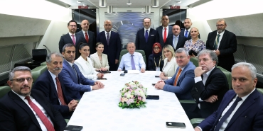 Cumhurbaşkanı Erdoğan, KKTC ziyaretinin ardından uçakta gazetecilerin sorularını yanıtladı