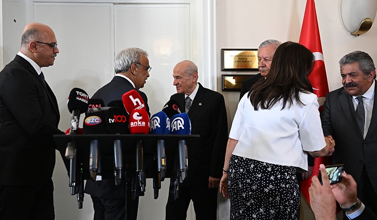 Bahçeli’den DEM Parti görüşmesine ilişkin soruya yanıt: ‘Ben ahrazım’