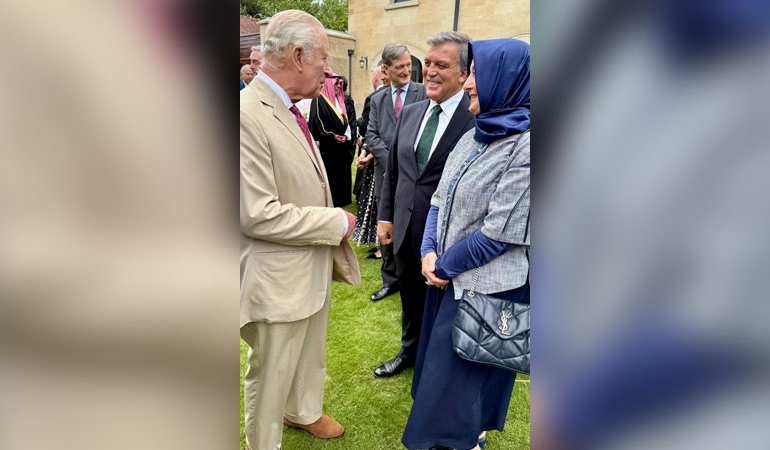 Abdullah Gül İngiltere’de: Kral Charles ile buluştu