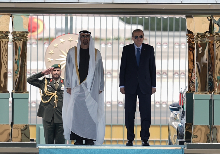 Cumhurbaşkanı Erdoğan, BAE Devlet Başkanı Al Nahyan'ı resmi törenle karşıladı