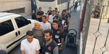 FETÖ'nün güncel finans yapılanmasına yönelik operasyonda yakalanan 23 şüpheli adliyede