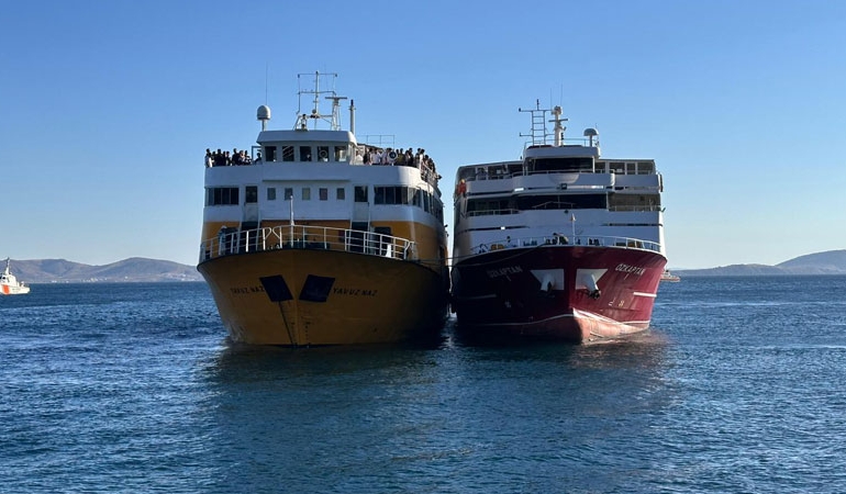 Marmara Adası açıklarındaki feribotta yangın!