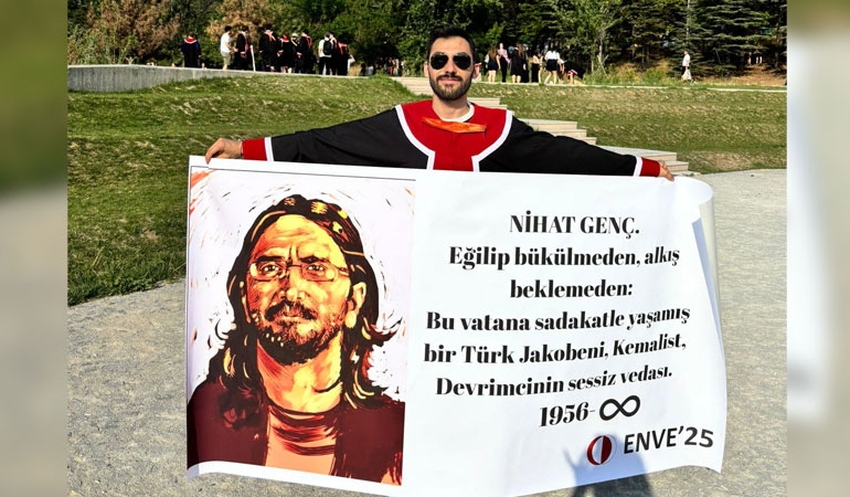 ODTÜ mezuniyetinde ‘Nihat Genç’ pankartı