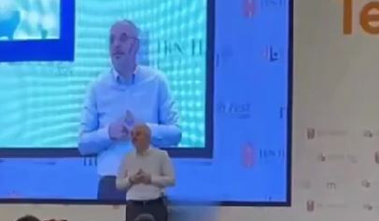 ‘Erdoğan’ın Türkiye’ye ihanet edeceğine inanır mısınız’ sorusuna danışmanı şaşırtan ‘evet’ yanıtı