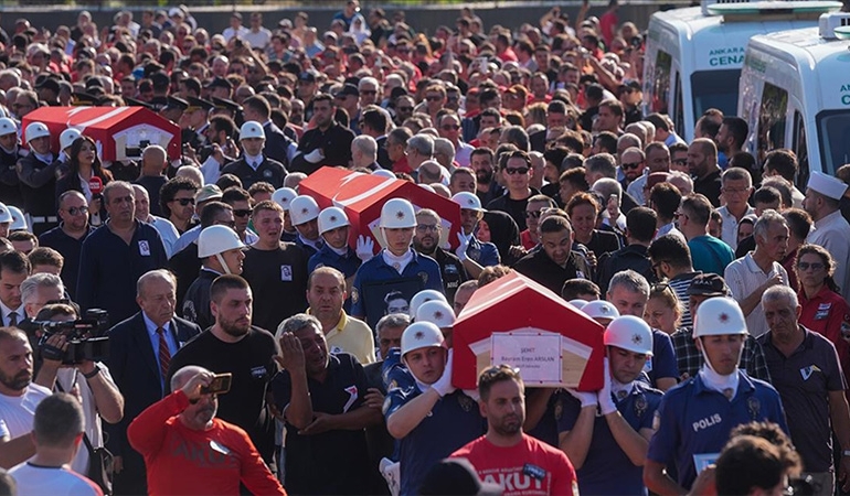 Orman yangını şehitlerine acı veda… ‘Sen dağlara kurban oldun’