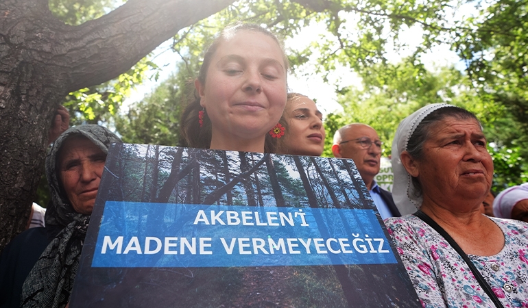 TBMM önünde ‘zeytinlik’ isyanı: ‘Beni köyümden ederlerse kuruyup ölürüm’
