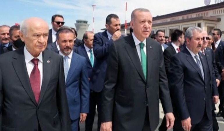 Erdoğan, Bahçeli ve Destici ile görüştü