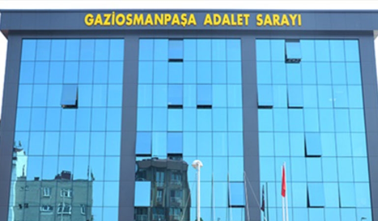 İstanbul’da adliyenin çay ocağında uzun namlulu silahlar ve uyuşturucu satışı!