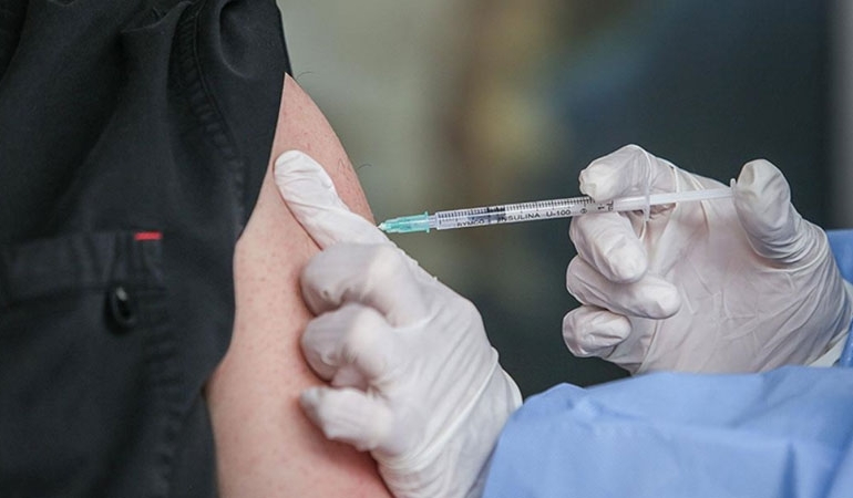 ABD Sağlık Bakanlığı’ndan mRNA aşısı kararı: Projeler sonlandırılıyor