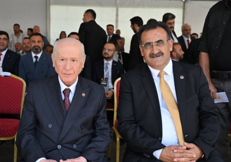 Devlet Bahçeli’den DEM Partili başkana davet