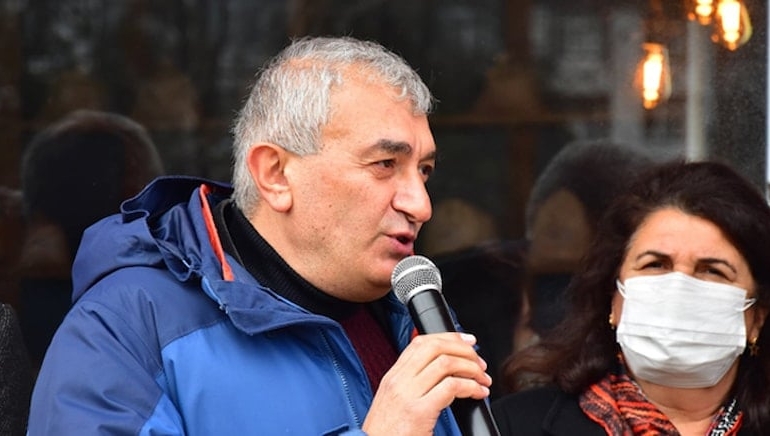 Belediye başkanına yumruklu saldırı