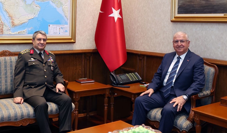 Bakan Güler, Genelkurmay Başkanı Bayraktaroğlu ile görüştü
