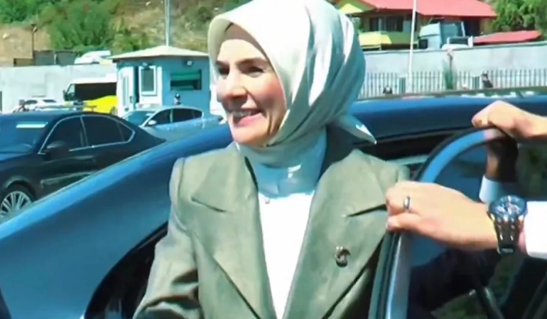 Aile Bakanı TOGG’dan vazgeçti, Mercedes’i seçti: Masaj yapan 32 milyonluk şatafat…
