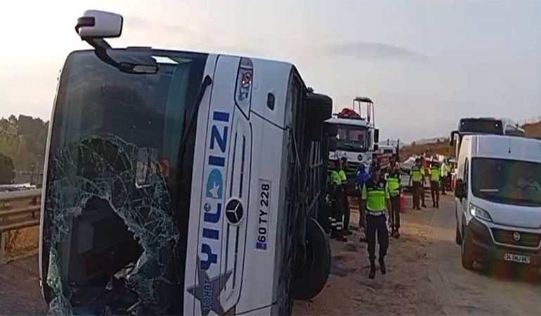 Kuzey Marmara Otoyolu’nda yolcu otobüsü devrildi: Çok sayıda ölü ve yaralı var!