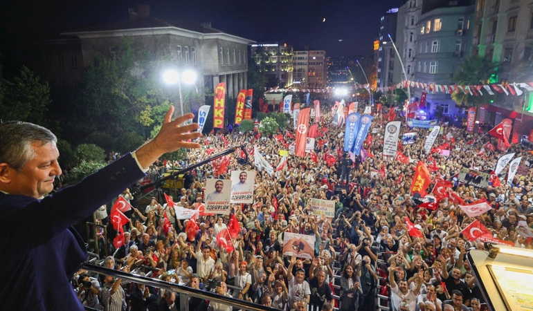 Özgür Özel: ‘Erdoğan İBB Başkanı iken 24 maaş alıyordu’