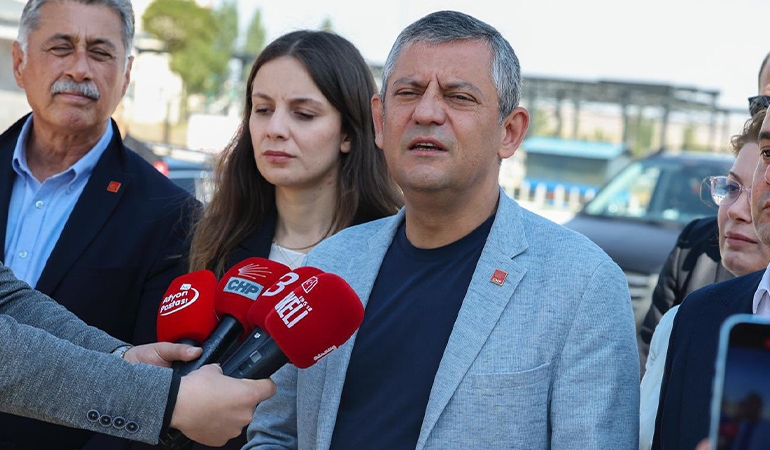 Özgür Özel’den İpek Elif Atayman’a ziyaret: ‘Suçu, İmamoğlu’na iftira atmamak’