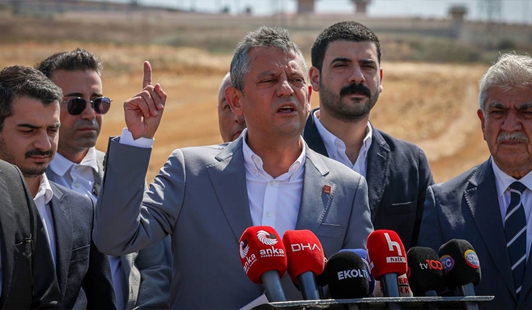 Özgür Özel’den Erdoğan’a ABD tepkisi: ‘Elde avuçta ne varsa vermişsiniz, bir şey almadan gelmişsiniz’