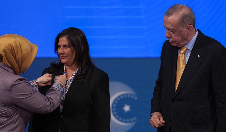 Özlem Çerçioğlu: Zaten Cumhurbaşkanımıza uzak bir belediye başkanı değildim