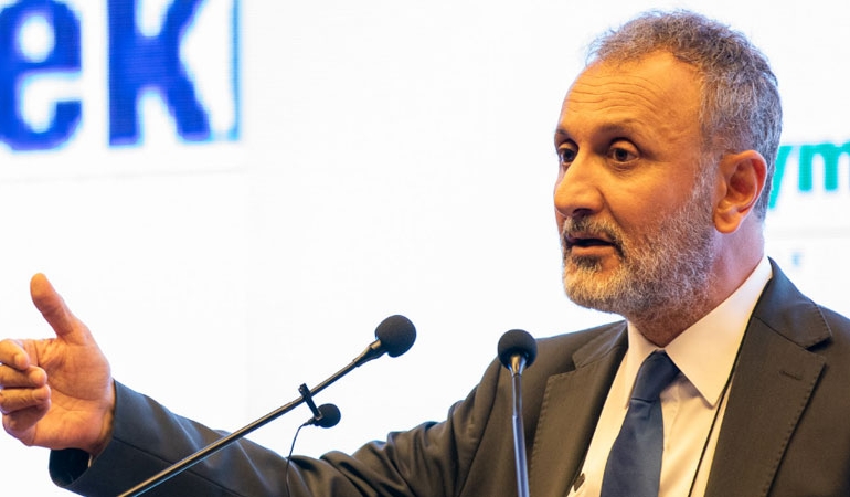 CHP’li Eyüpsultan Belediye Başkanı Özmen’den AKP’ye geçeceği iddialarına açıklama