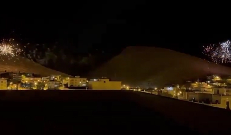Skandal görüntüler! PKK’nın 15 Ağustos saldırısını havai fişekle ‘kutladılar’