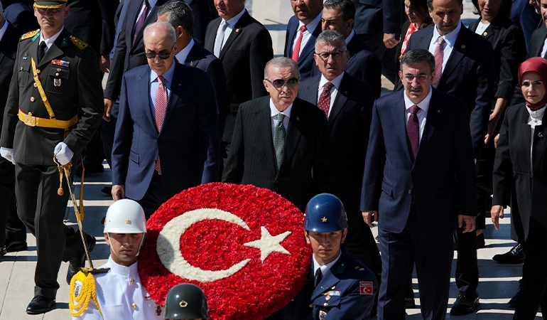 Anıtkabir’de yine ‘Erdoğan’ sloganları atıldı! ‘Teşkilattan geliyoruz’ dediler…