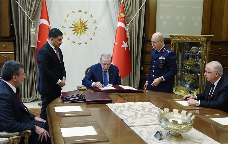 YAŞ kararları açıklandı: Genelkurmay Başkanlığına Selçuk Bayraktaroğlu atandı