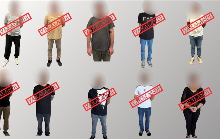 Kırmızı bültenle aranan 10 suçlu Türkiye’ye getirildi
