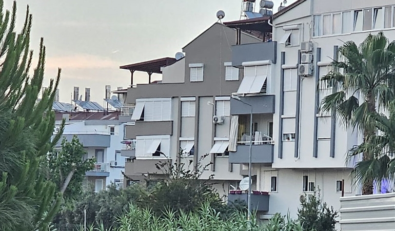 Otel inşaatında yeraltı suyu aylarca boşa aktı, yetkililer sadece baktı!