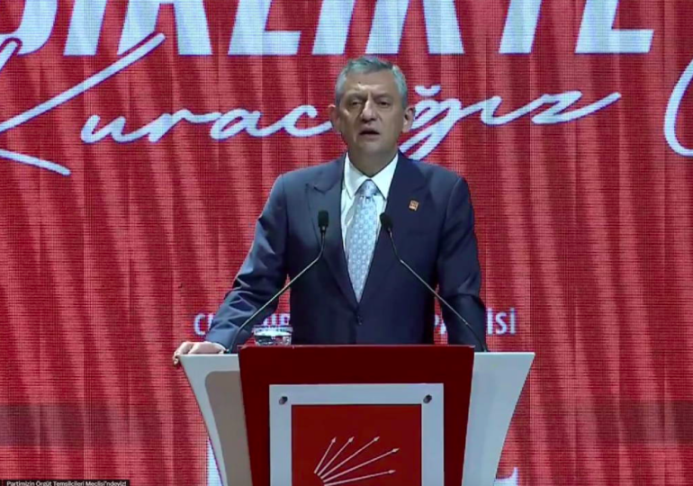 Özgür Özel’den Erdoğan’a: ‘Ders kitaplarına darbeci olarak geçeceksin’