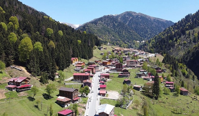 Ayder Yaylası’nda mahsur kalan 115 kişi tahliye edildi