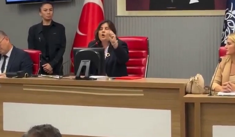 AKP’li Özlem Çerçioğlu’ndan CHP’li üyelerin önerge ve söz taleplerine ret
