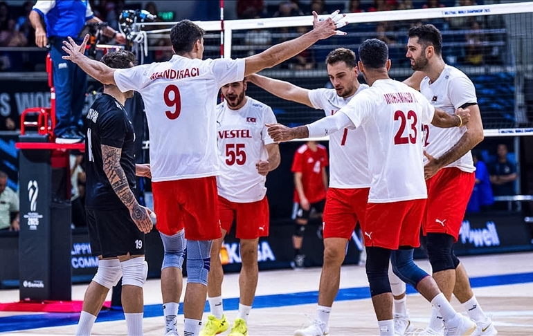 Filenin Efeleri Kanada’yı devirdi: Son 16’ya lider gidiyoruz!